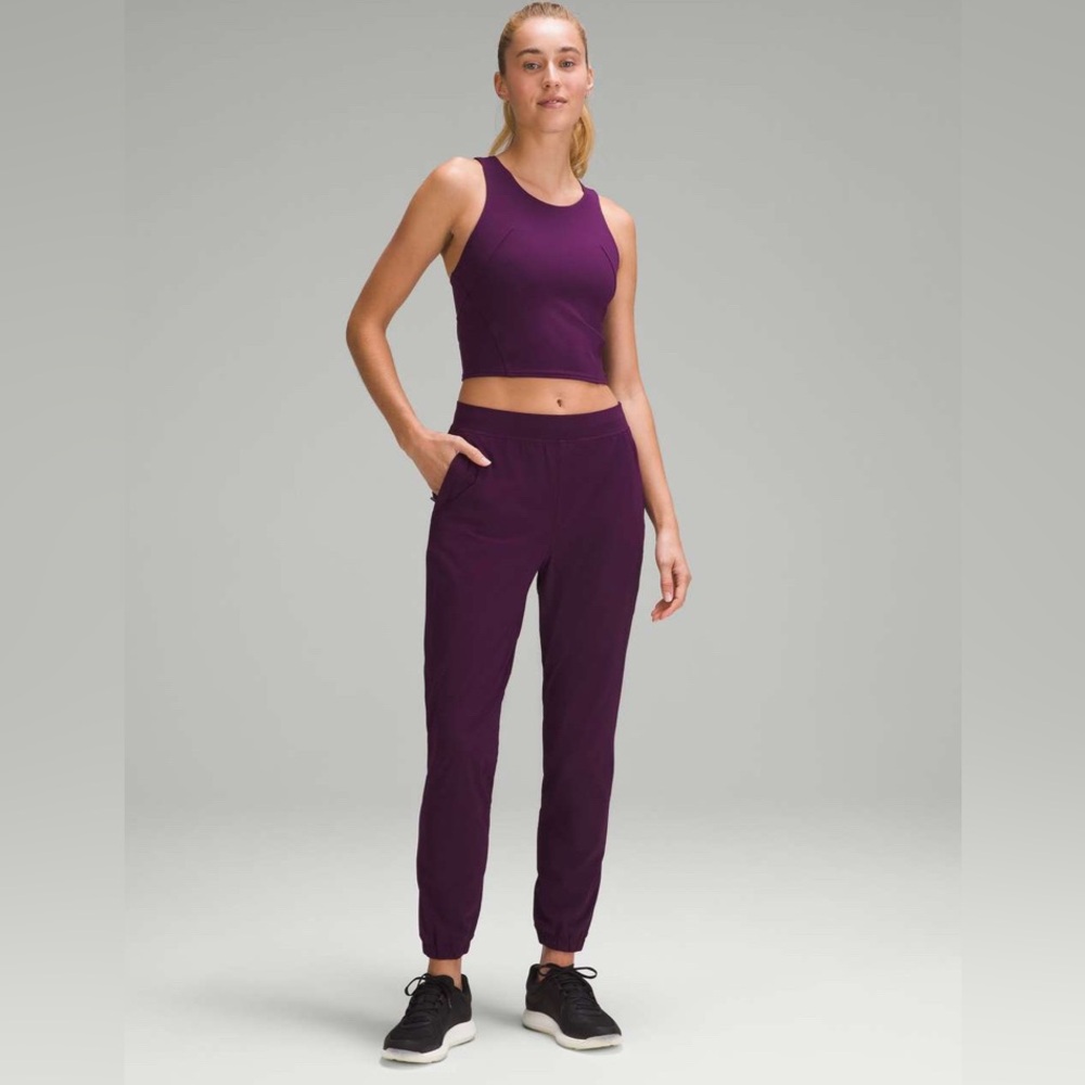 Lululemon Adapted State High-Rise Jogger *Full Length
Dramatic Magenta Size 6